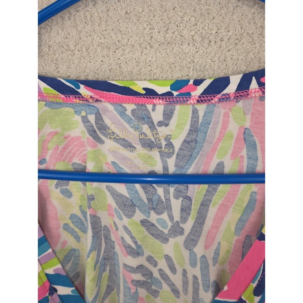 Lilly Pulitzer V-Neck T-Shirt Size Medium - Picture 2 of 8